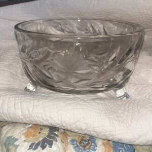 Vintage Crystal 3 Footed Etched Floral Flower‎ & Leaf Motif Bowl 4" Tall